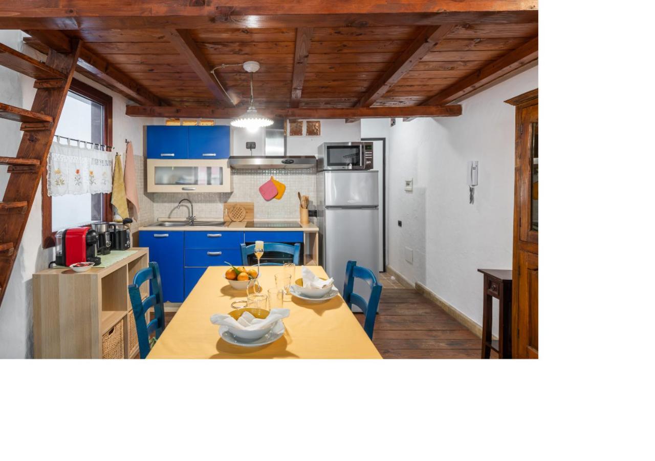 Oldtown Romantic Apartment 칼리아리 외부 사진